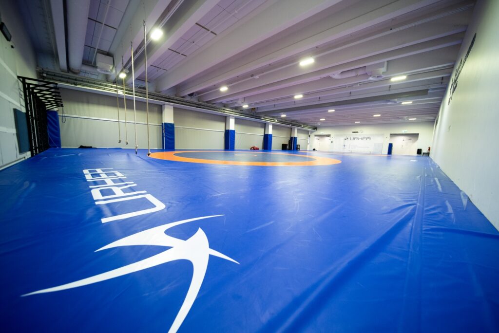 Painimolski, jossa on Urhea-logo